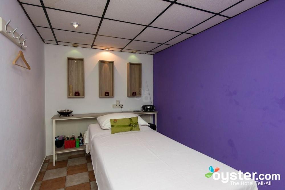 Frixos Suites Hotel Apartments Ларнака Экстерьер фото