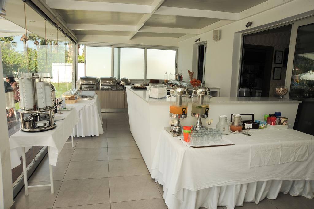 Frixos Suites Hotel Apartments Ларнака Экстерьер фото