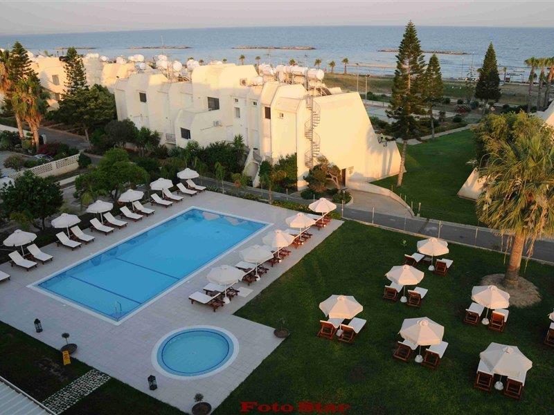 Frixos Suites Hotel Apartments Ларнака Экстерьер фото