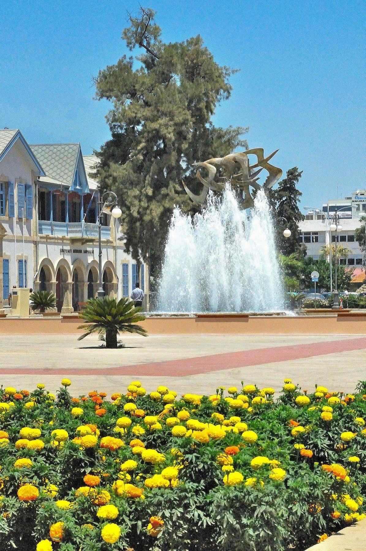 Frixos Suites Hotel Apartments Ларнака Экстерьер фото